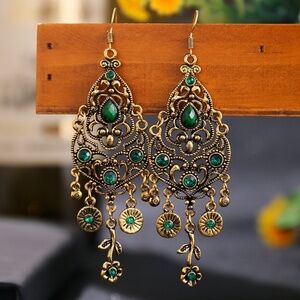 *PHAEDRA* Gold x Green Fashion Carved Openwork Earrings